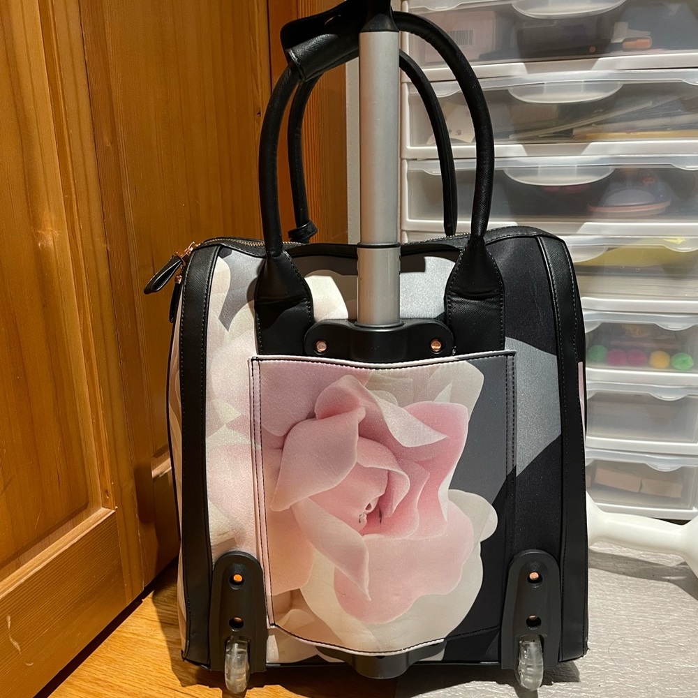 Ted Baker Black and Pink Rose-Print Travel Bag - Picture 5 of 9